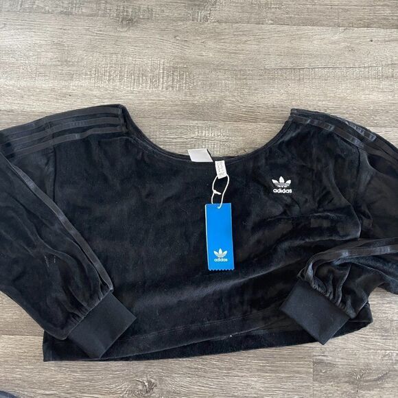 adidas Originals 'Relaxed Risqué' velour off the shoulder sweatshirt in black - Picture 7 of 7